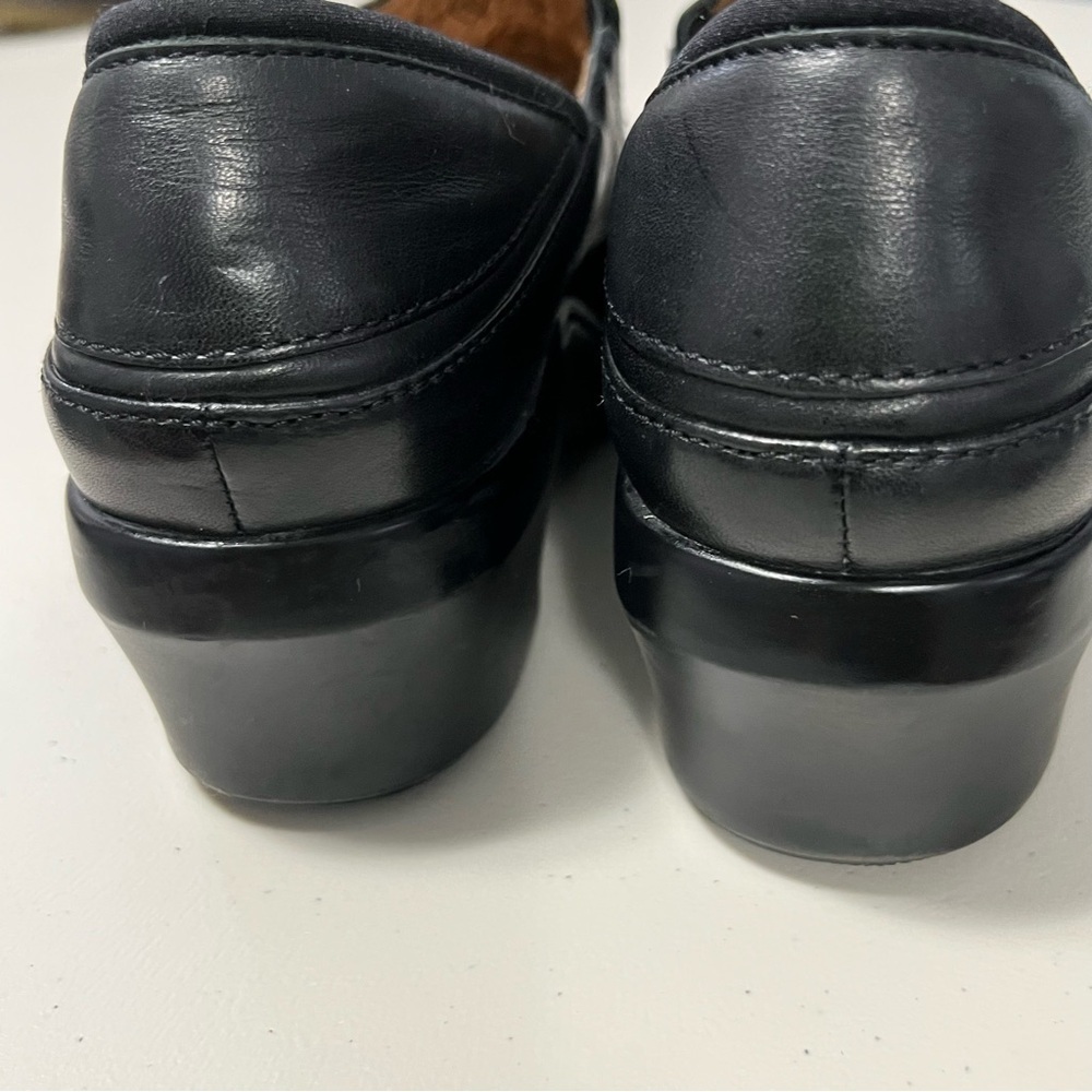 ARIAT Slip On Black Leather Clogs - Picture 6 of 14